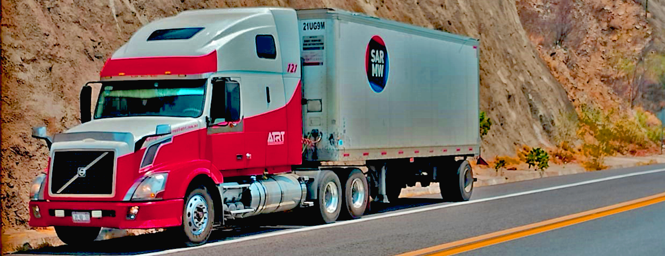 Unidad ATRT trasladando carga refrigerada en carretera